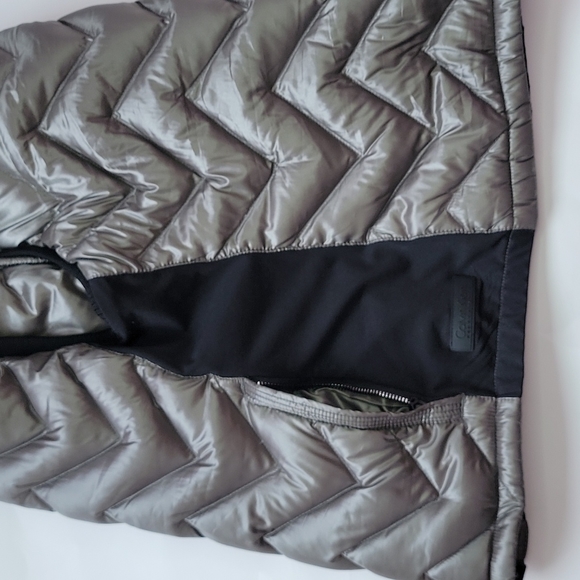 Calvin Klein Performance Metallic Granite Down Vest/SIZE M. - Picture 7 of 15